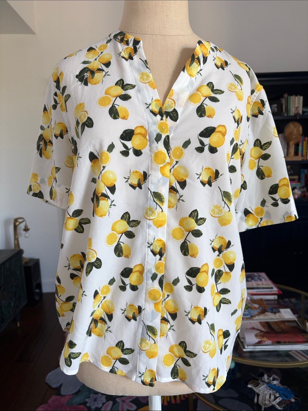 Dalia White Short Sleeve Shirt with Yellow Lemons Top size S